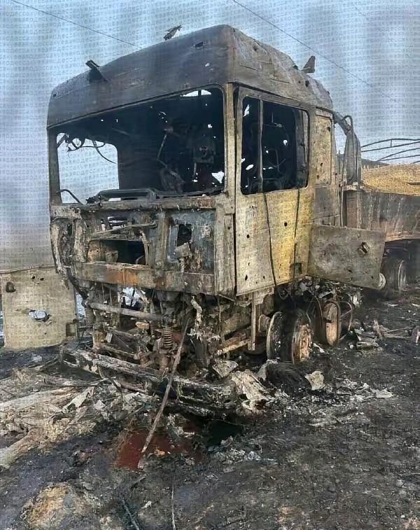 俄军够狠！在敖德萨伊兹梅尔区，直接放出“天竺葵”无人机精准摧毁乌方5辆运输燃油的