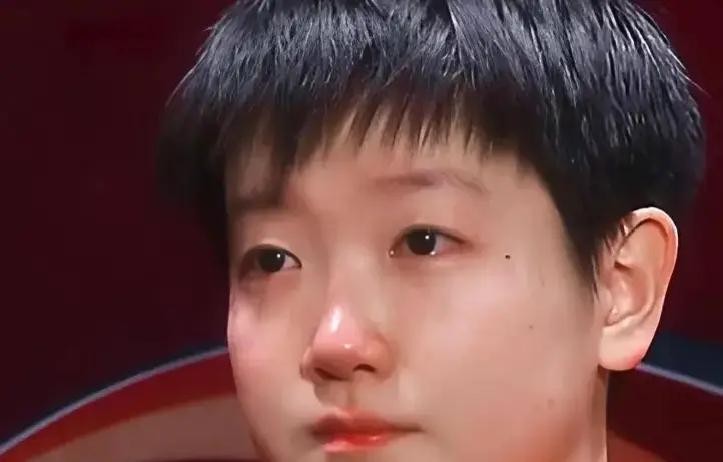 王曼昱15比13夺金采访被喊“下次别擦边”，孙颖莎养伤两月兼三项外战全胜却被阴谋论围攻，国乒金牌背后