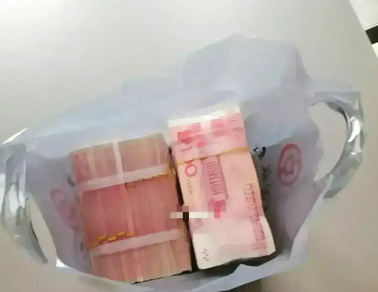 大家有没有察觉到一种现象？你花1万块钱在父母身上，父母一定会感受到，并且加倍的