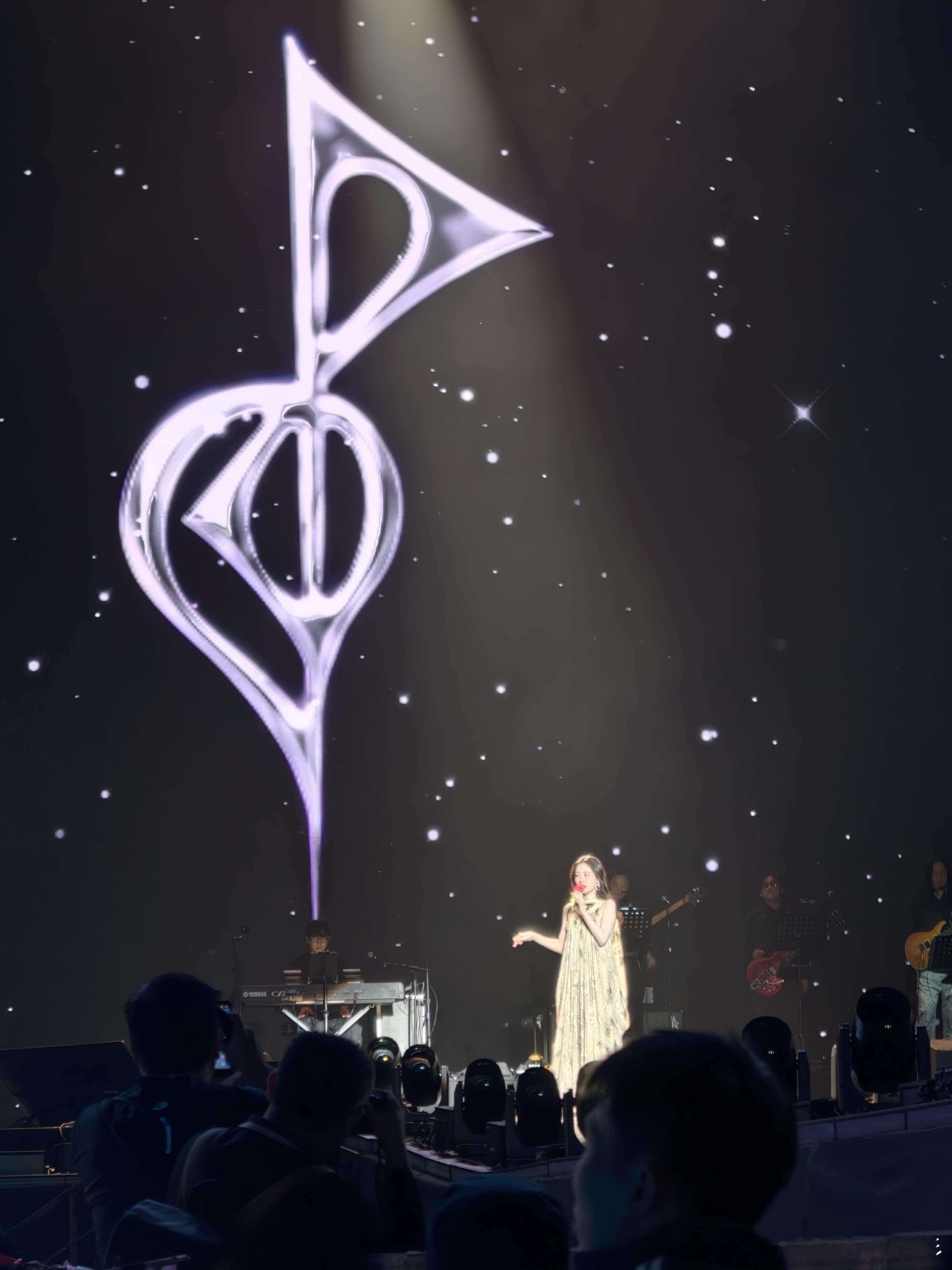 #张碧晨#神图来的，美鼠了​