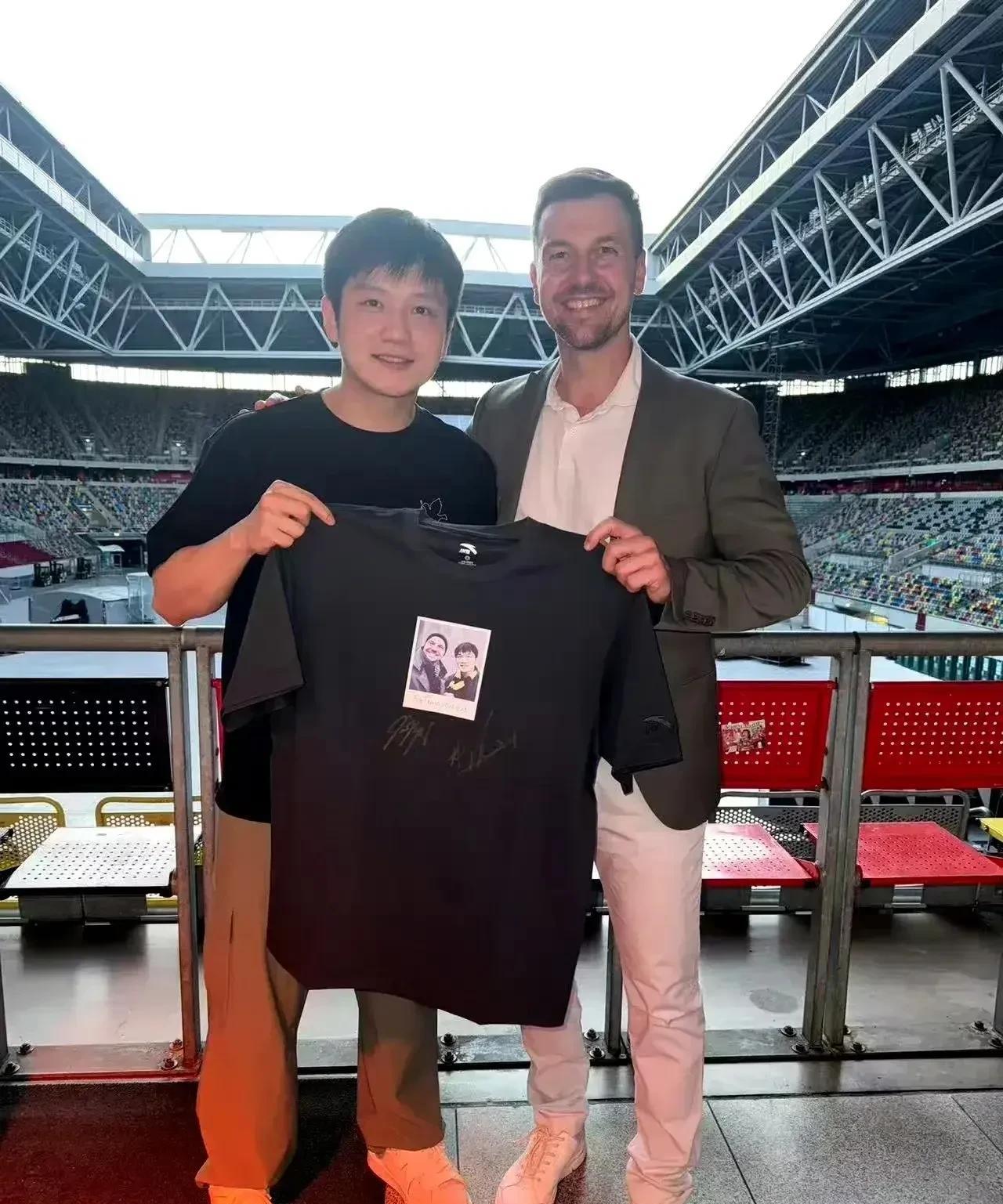 央妈为何会第一时间转发樊振东和波尔的互动，你以为这只是乒乓球？那格局就太小了！