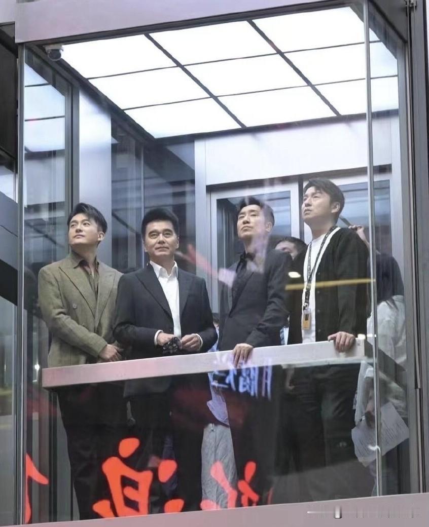 于和伟、孙艺洲、许亚军、雷佳音这四位男明星里，你觉得谁的颜值最高，谁的演技最好呢