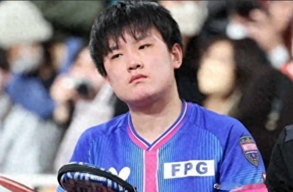 张本智和输不起？丢冠后揪着松岛发球不放！日媒：这招源自刘国梁1月25日进行的全日