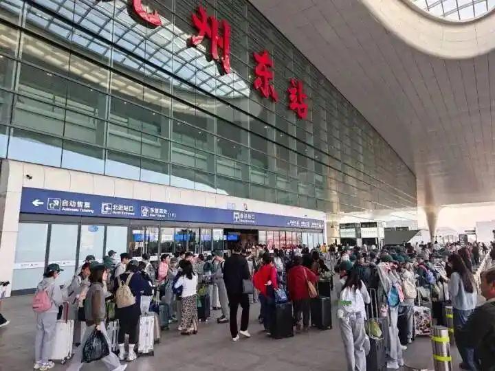 今年浙江多地纷纷开启春假模式：宁波、嘉兴、衢州、台州安排在4月28日至30日，丽