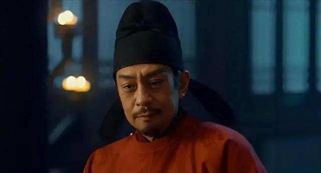 后周开国，功劳最大的不是皇帝郭威，而是他身边的枢密使王峻。黄袍加身是他策划的，朝