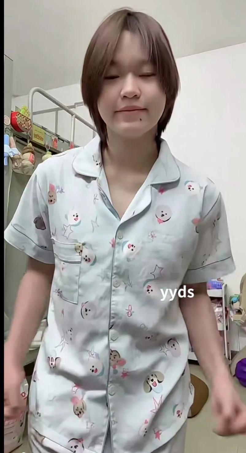 春风拂面来，笑语盈盈开。婵宝你身体不要涨胖了，保持瘦身体，跳水第一名，适当玩耍