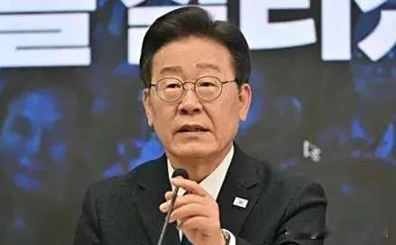李在明怒怼反华集会！韩国撕裂危机暴露，中方已亮底牌2025年8月12日，韩国