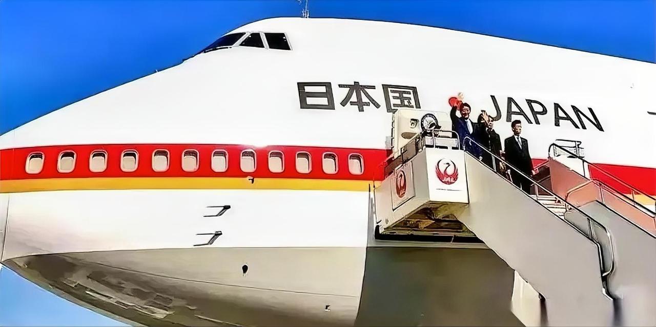 很多人一本正经地告诉我，这机头上“日本国”三个字是日文汉字，不是中文汉字！要气笑