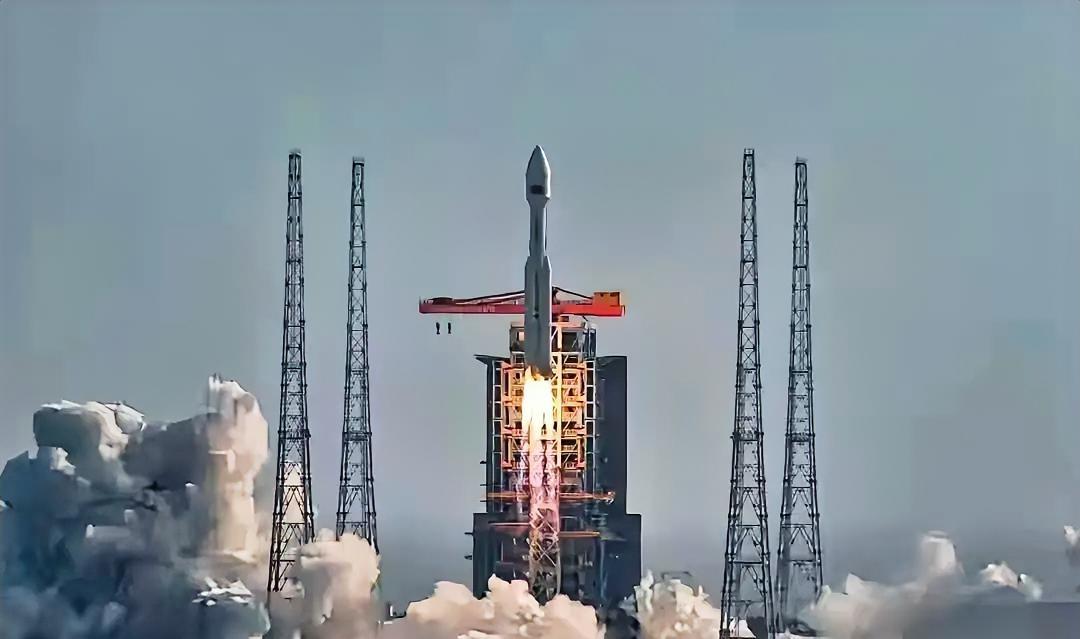 发射成功！厉害了，我的国。​12月6日，我国宣布在海南商业航天发射场用长征八