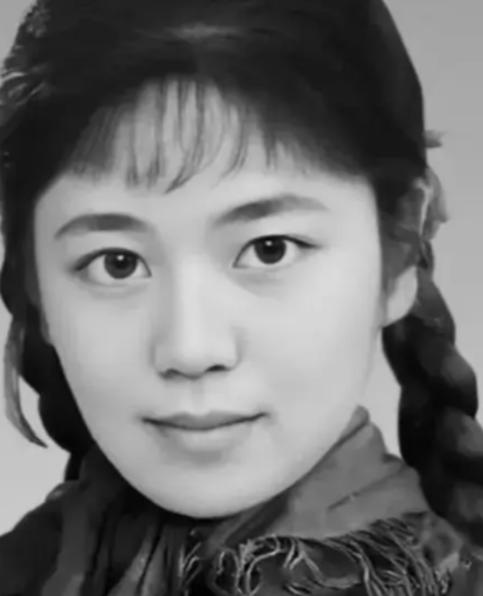 1977年，安徽女知青于文娟，返城前夜把自己给了农村小伙：“你对我的好，我无以为