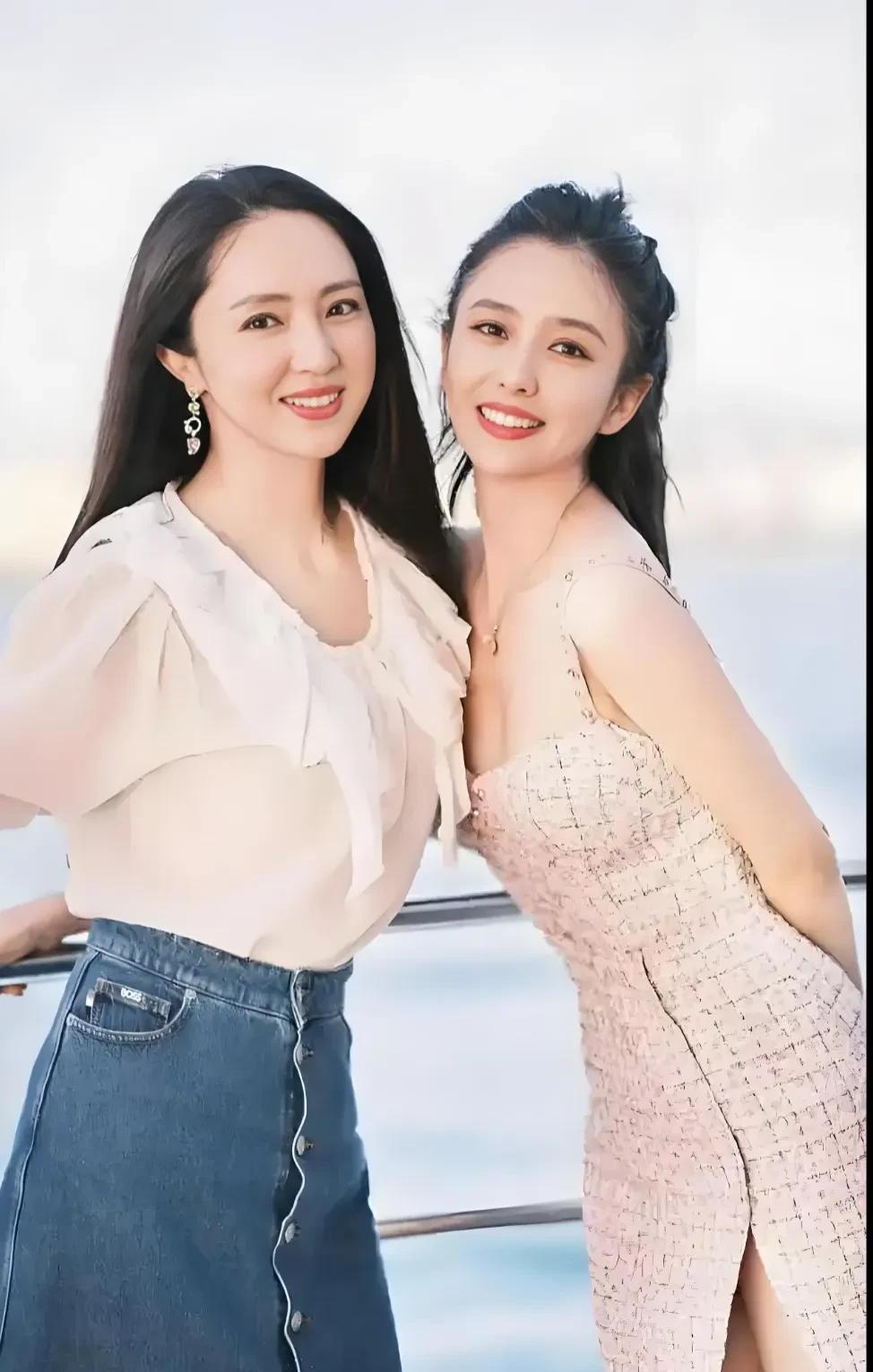 46岁的董璇在离婚6年后再次步入婚姻的殿堂，没想到她二婚的举动影响最大的人不是她