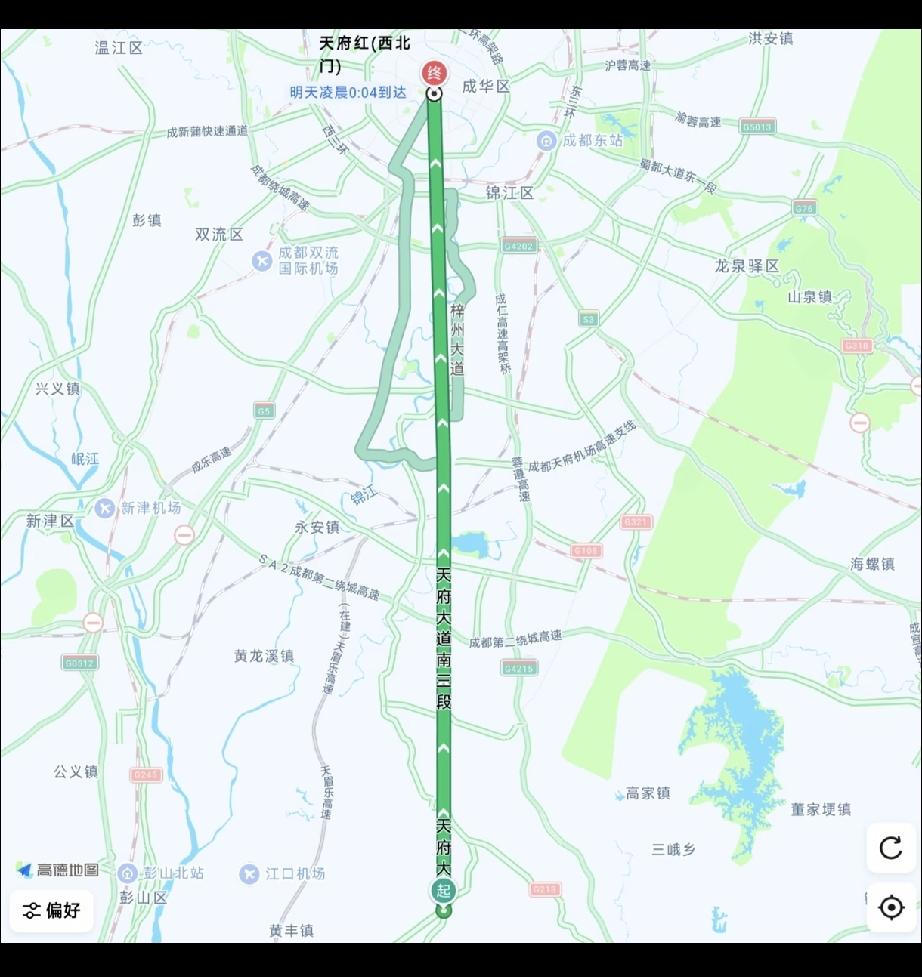 成都有一条路，传言成都所有的“直”都用在修它上面了！与其他蜿蜒曲折的道路不同，它