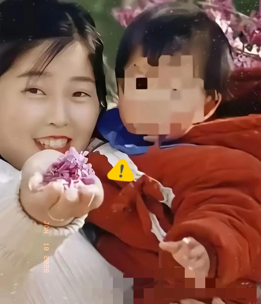 河南开封的一位妻子带着1岁的儿子失踪了7天，300多名志愿者全力搜寻，最后在监控