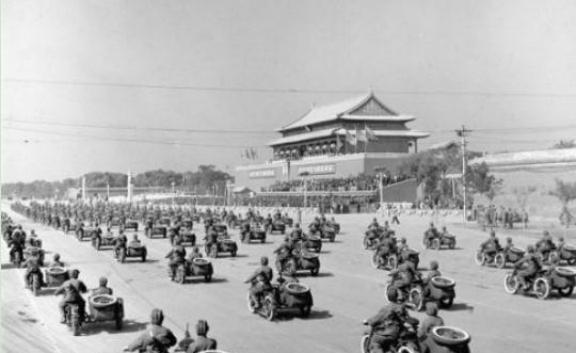 1966年，美国为了暗杀伟人，联合老蒋设计出了一个“美人计”，派出了一个培养了十