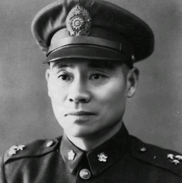 1938年，顾祝同瞒着妻子许文蓉在外养小妾，并把小妾肚子搞大，许文蓉知道后，不哭