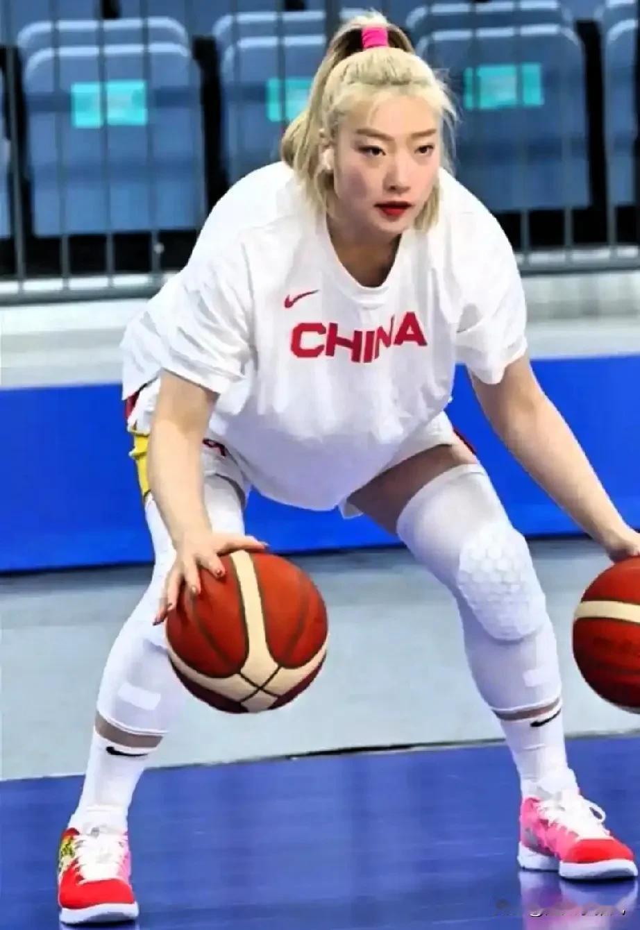如果有李梦，中国女篮是不是不会输给日本？亚洲杯中国女篮憾负日本，很多球迷认为中