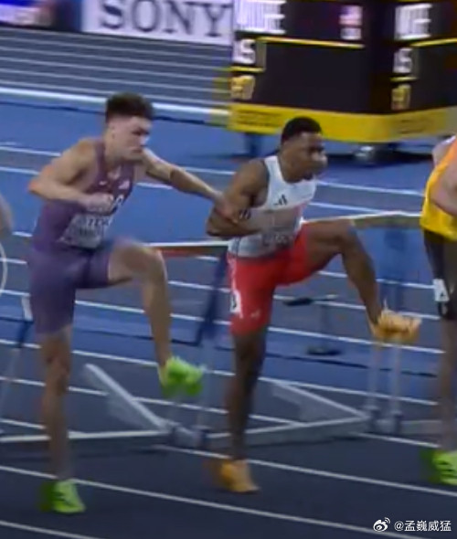 室内世锦赛疑现罗伯斯打手刘翔升级版场面超强选手左右两侧都打结果自己栽了22日凌