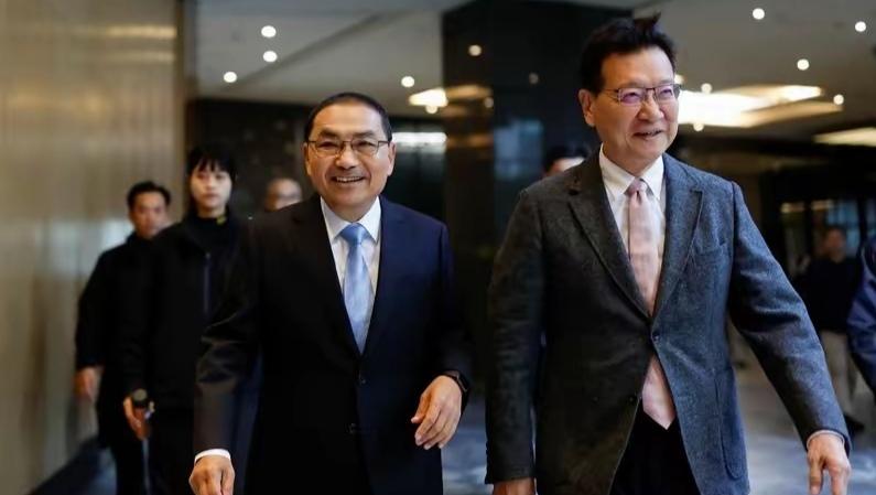 看不上郑丽文的国民党大佬或者名嘴都有哪些人?【吴子嘉】,说她资历浅,是小咖,他
