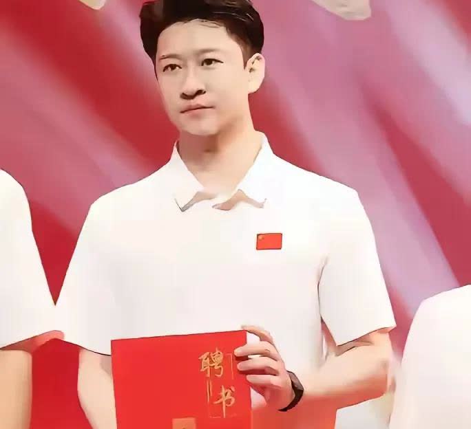 曹金老师一定能把姜昆老师的大旗扛到山顶我预言曹金大师必将实现标题的宏愿。