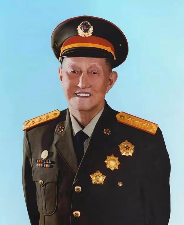 洪学智晚年回忆说，他最怕的人是彭总。因为在朝鲜的时候，洪学智作为彭总的副手，他挨