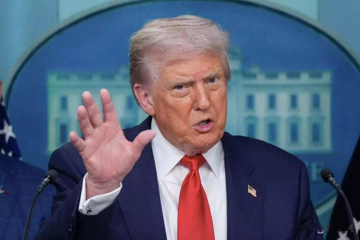 赶在第二天军演开始前，特朗普回应大陆军演，比预料之中的还特别！首日围台军演结