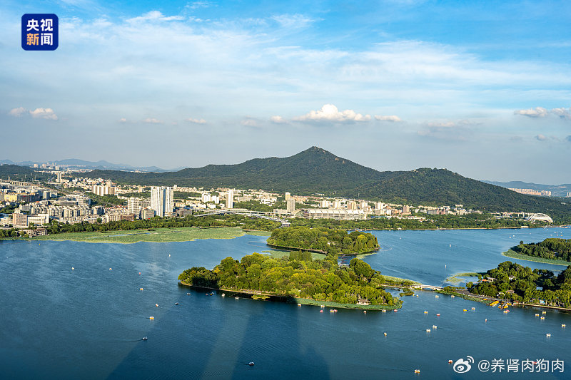跨越3省！他和父亲骑车上大学东南大学2026级本科新生陆续报到入校。其中一位新生缪轩的开学路与众不同