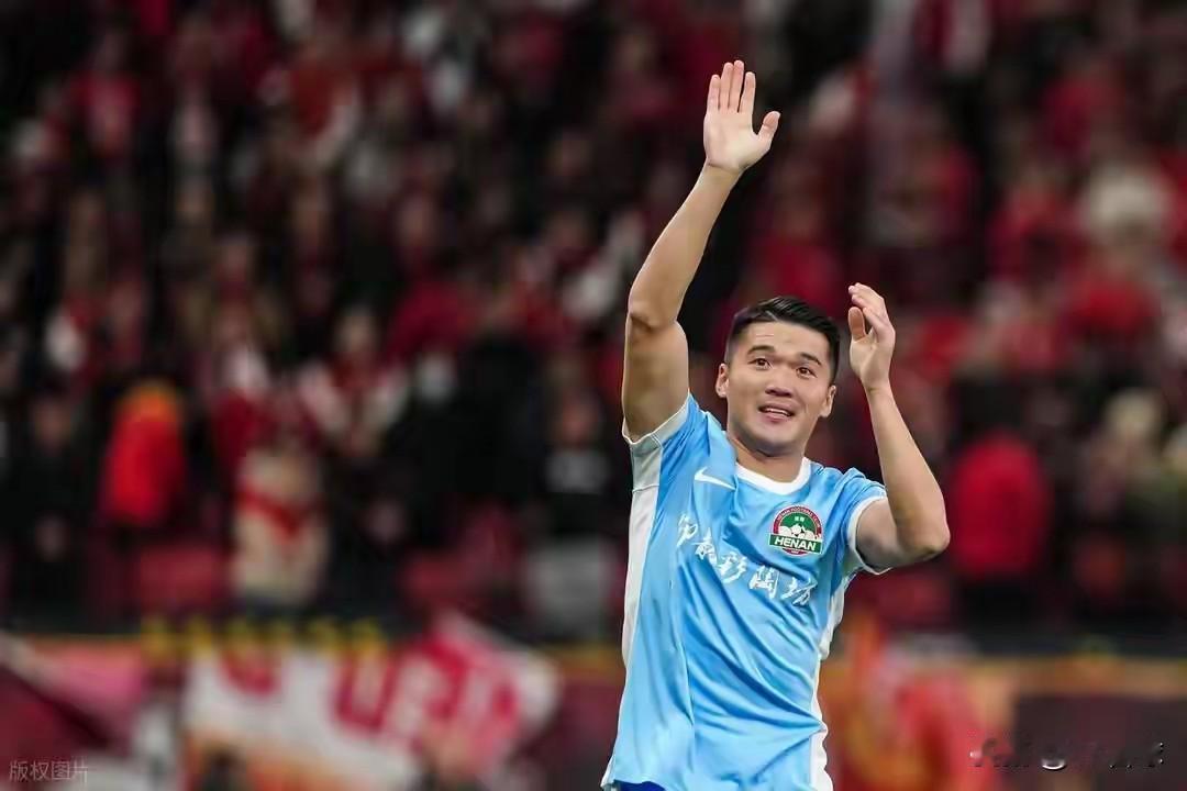 河南彩陶坊队残阵兵发大连，本场比赛看点多多。17日河南队出发前往大连梭鱼湾，纳