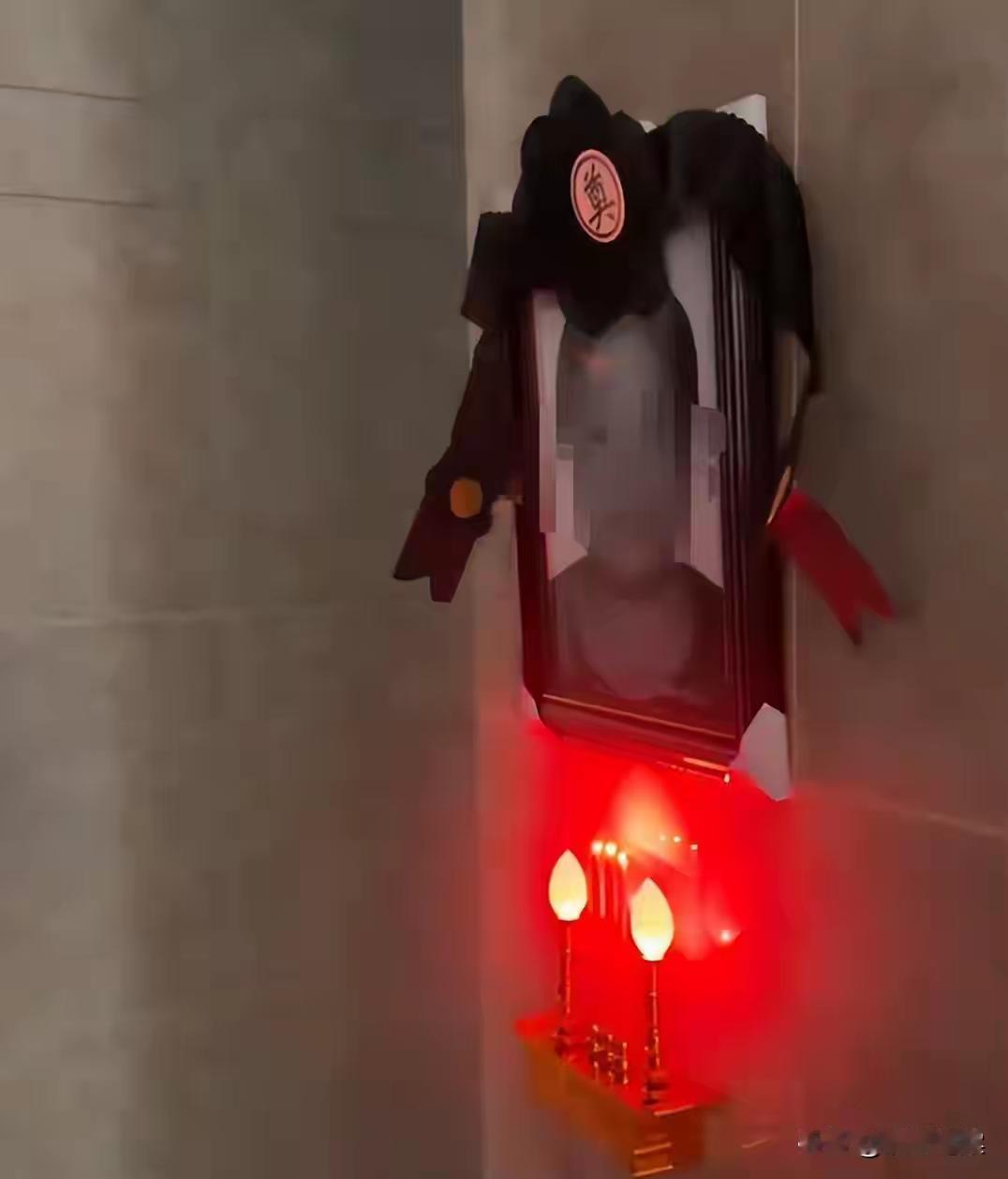 最终还是婆婆承担了所有！湖南张家界某小区，两户人家闹得不可开交，最后报了警！警察