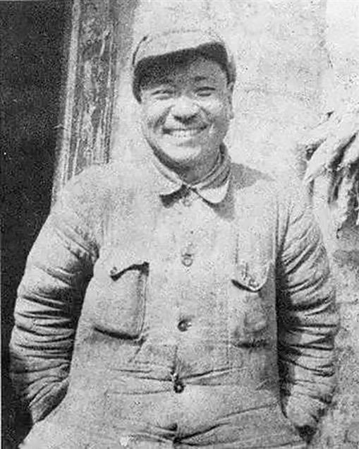 1939年，76号特工总部内，袁殊这位身兼多重身份的情报人员落入了李士群的手中。