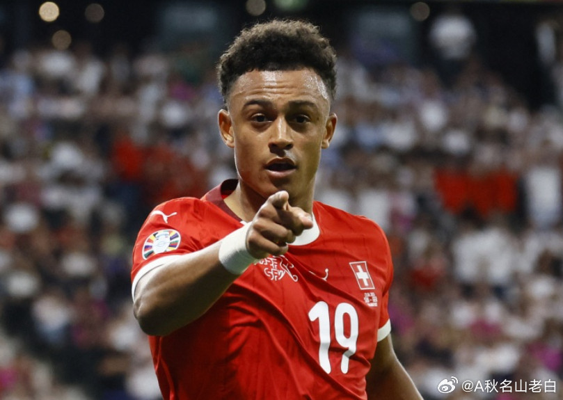 据记者PasqualeGuarro报道，国米仍在寻找新援，恩多耶、佩里西奇等球