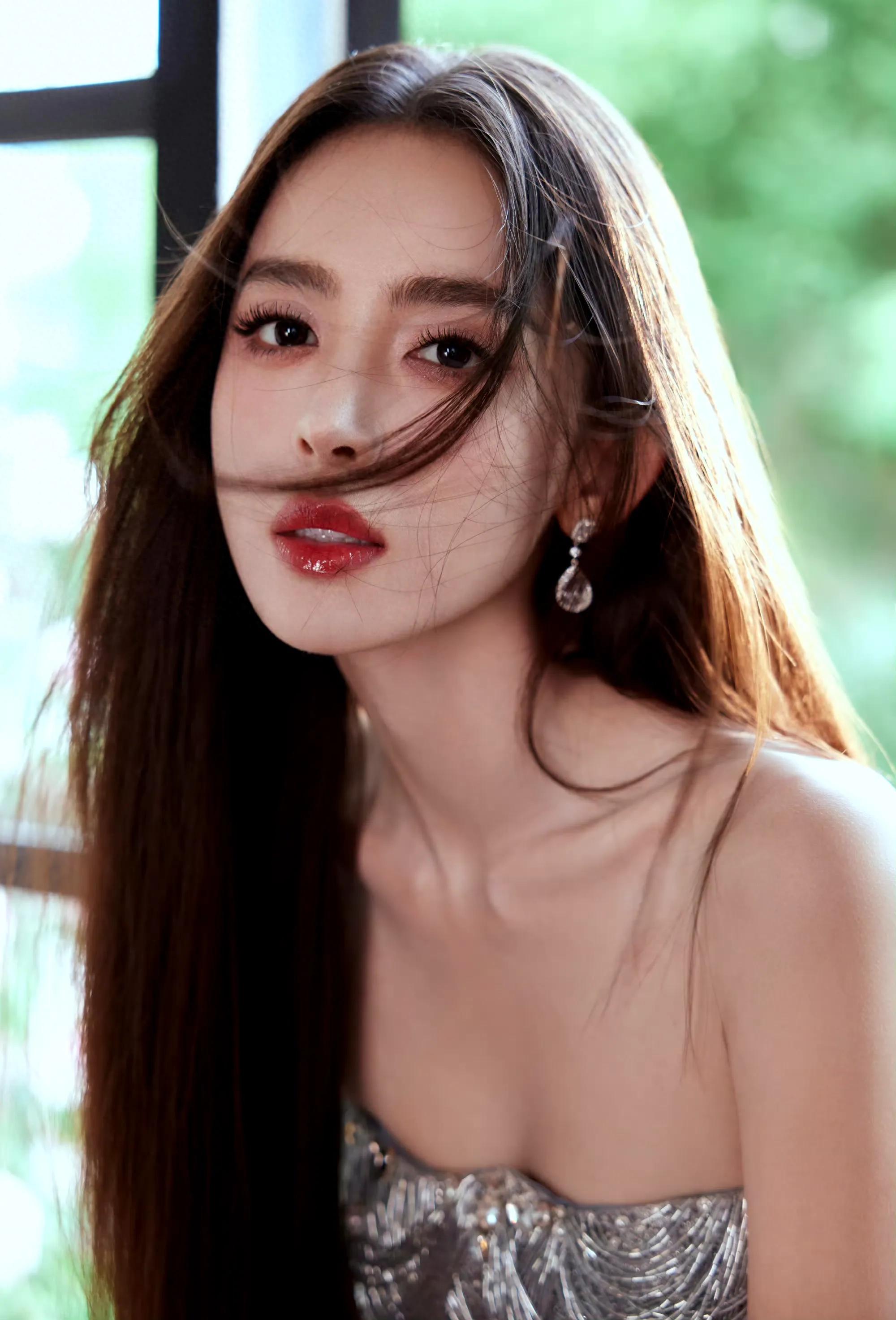 古力娜扎造型合集：芳华绝代、身姿曼妙