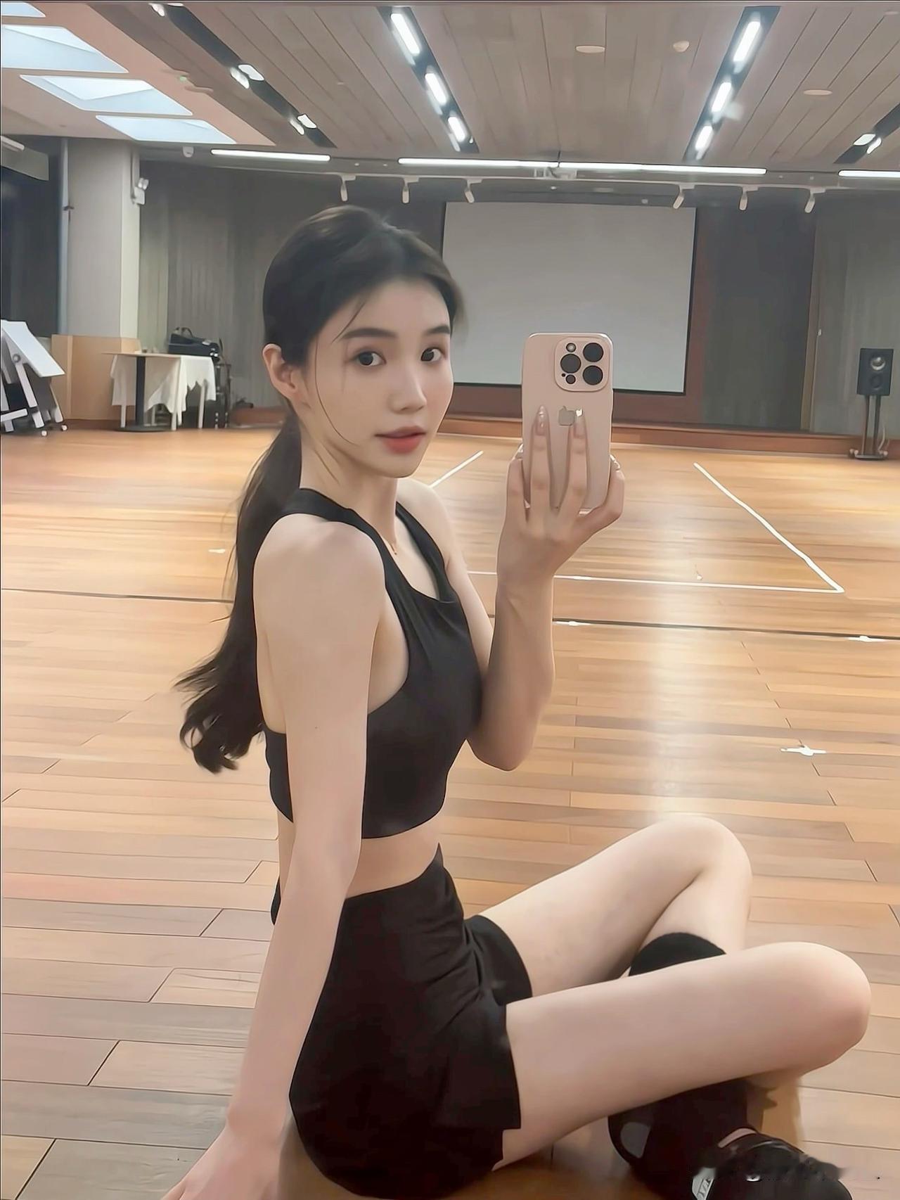 夏天又白又瘦的女孩子真的会让人看了移不开眼呀！希望你也是。