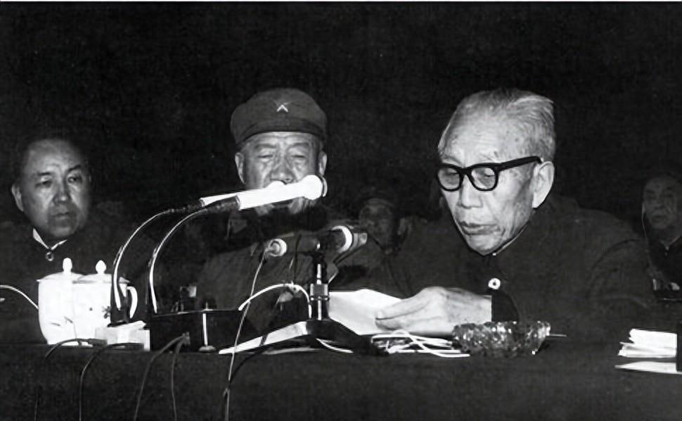 为什么在1949年，这九位纵队司令员能够升任为兵团司令员，他们具备哪些特殊条件呢