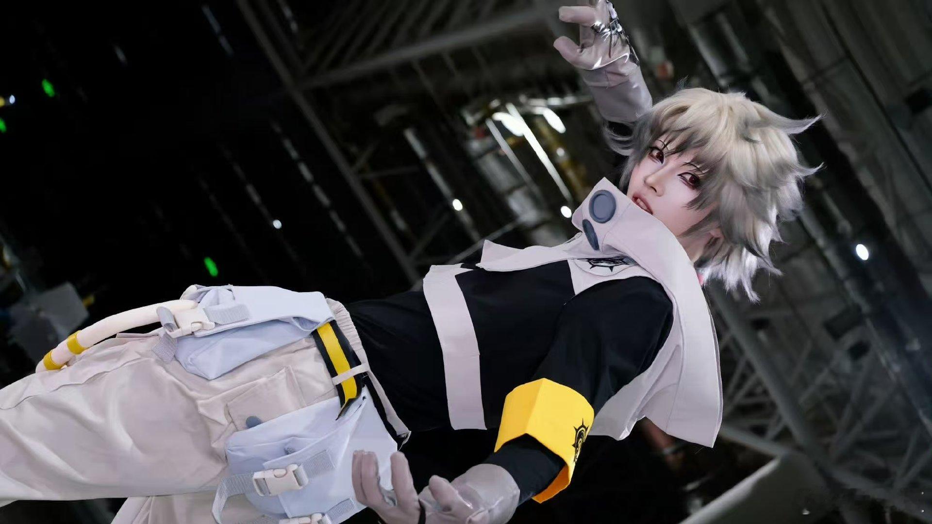 现场捕获一只突破次元壁的猫猫，猜猜下个角色会宠幸谁？猫猫cos路德场照