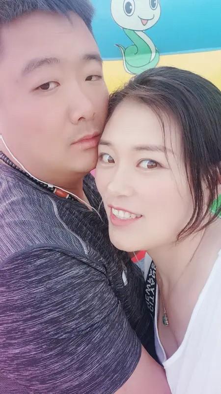 一位二婚十年的女性，坦言自己从不过问丈夫的钱财和家事。丈夫的收入从不交给她。