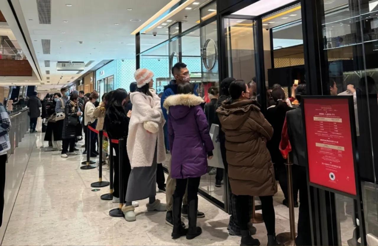 年底这两个月别盲目买黄金了说了很多遍，黄金是个好东西，这两年黄金涨价了，但是并