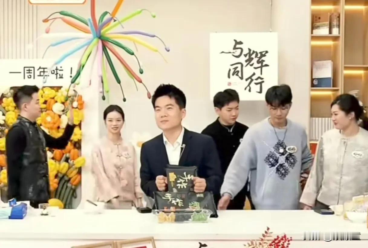 韩红特意发文，感谢一个人，因为她多次偷偷捐款，却一次又一次不让韩红说！作为明星