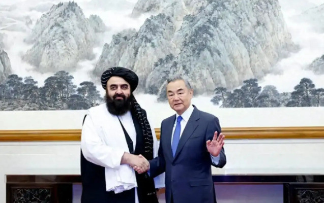 阿富汗外长当众挺中国，西方记者都傻眼了！---