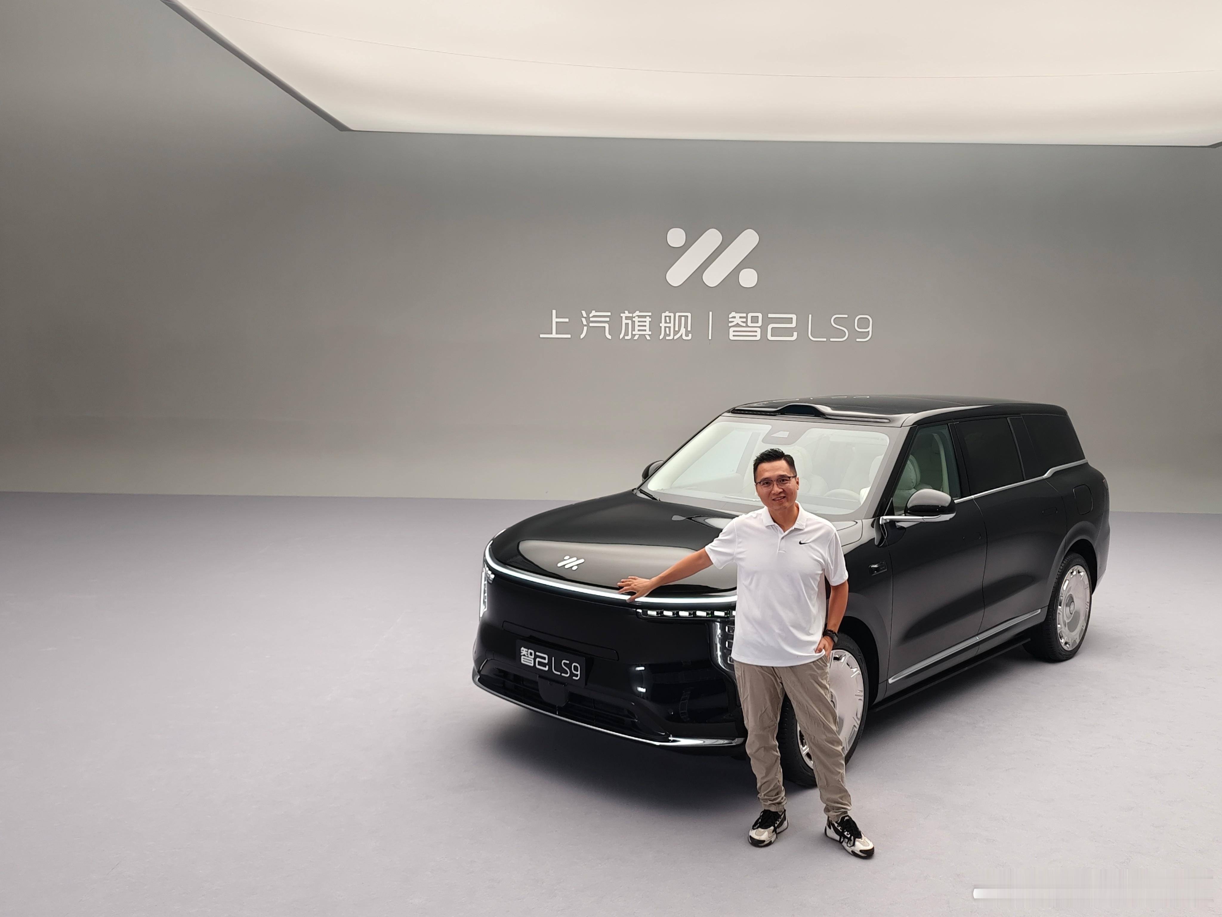 大家早！今天行程：上海—广州—赣州，又是一天跑三城的节奏。前半段是飞机，后半段是