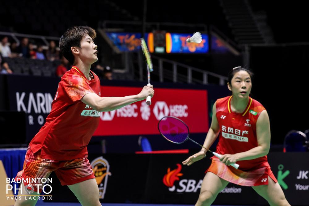 “凡贤”半决赛获胜，国羽女双成功会师决赛新加坡公开赛女双半决赛：贾一凡/张殊贤