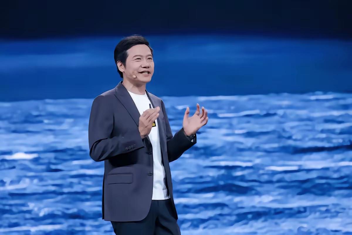 很多人对“一个亿”没概念，总觉得有了这么多钱，早就该躺平了。但看雷军的路，才明白