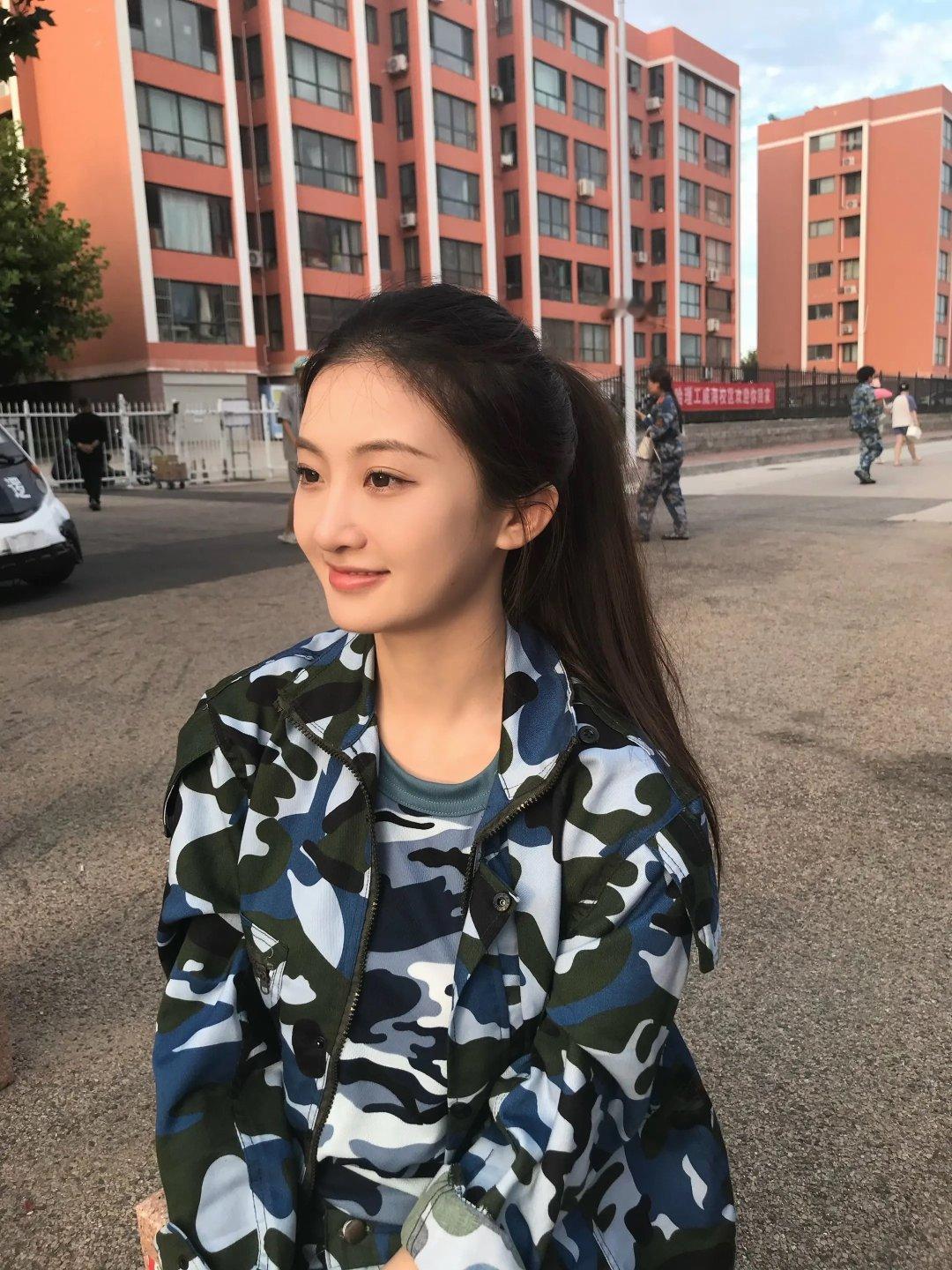 知道景甜系校花长相的含金量了似你三分已经美到如此…..🫘：小王-​