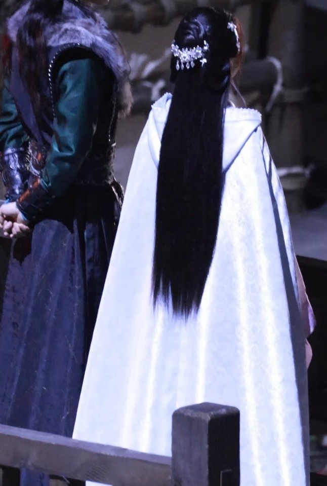 我家云初背影也很美丽