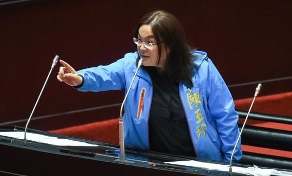 金门县党委陈玉珍曾说：“金门县属于中华民国，解放军要收复金门让我们投降的话，我会
