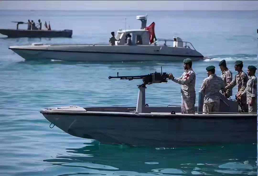 伊朗封锁霍尔木兹海峡2个月，到了现在，还在一再对外宣称绝对控制了霍尔木兹海峡，意