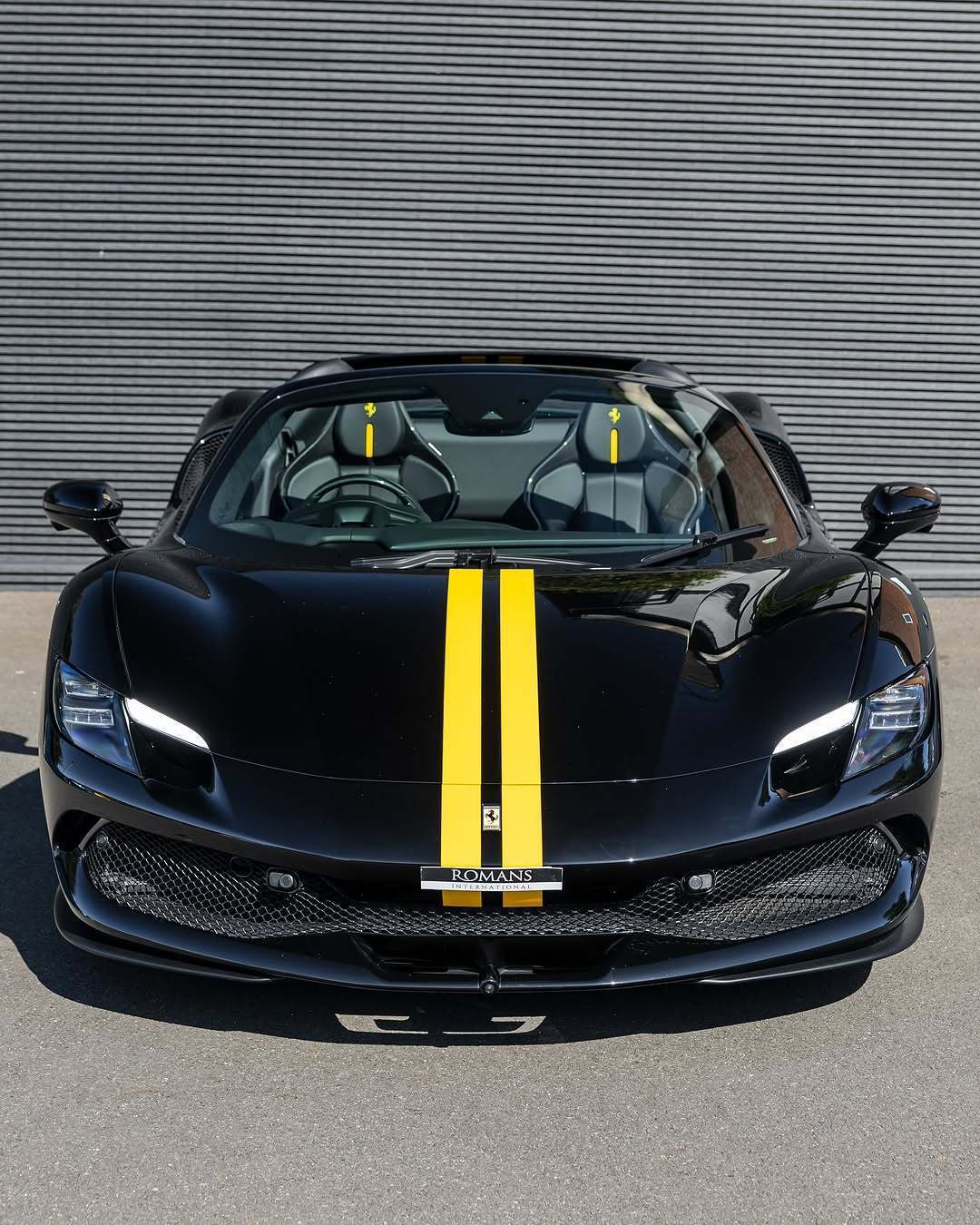 【法拉利296GTS—行走的艺术品】296GTS是Maranello中后发动
