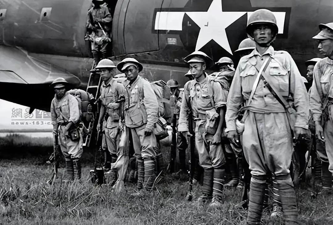 1942年，7名女兵被日军包围，兽性大发的敌人，竟然要轮番侮辱。谁知，敌人刚靠近