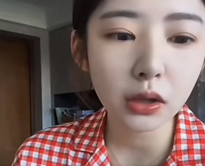 黄一鸣直播被网友问到，王思聪有来看过闪闪吗？她说他没有来看过宝宝，每天只忙