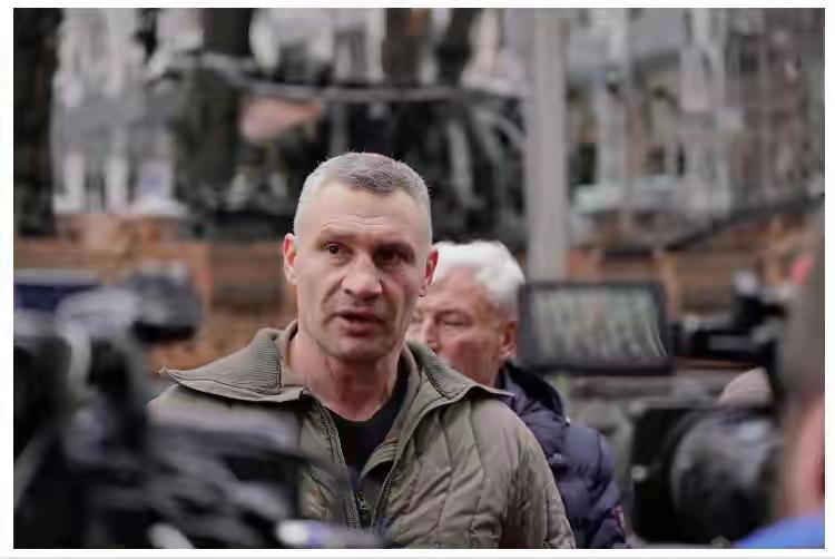 俄军2026年完成主要作战目标的可能性较高，但需结合战场动态调整：一、俄军核