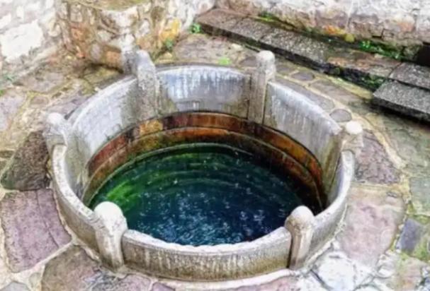 故宫所有的井水是不能喝的，故宫有72口水井，但是没有一口井水呢可以去喝，为什么？